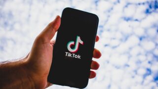 TikTokで収益化するには1分以上の動画投稿が必須！稼ぎ方を詳しく解説